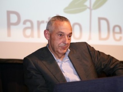 Il sottosegretario Umberto Del Basso De Caro (Pd)