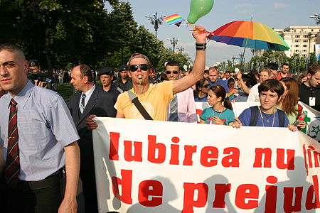 bucharest_gayfest_2006_parade