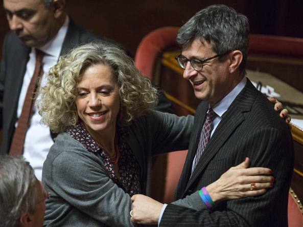 Monica Cirinnà con Sergio Lo Giudice durante il dibattito in Senato