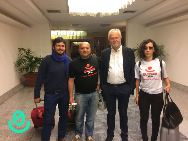 attivisti_russia_fiumicino1