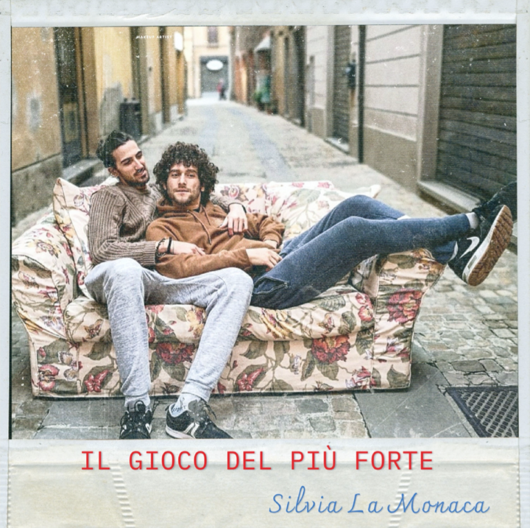 Il gioco del più forte, l'amore di due uomini cantato da Silvia La Monaca Il gioco del più forte, l'amore di due uomini cantato da Silvia La Monaca